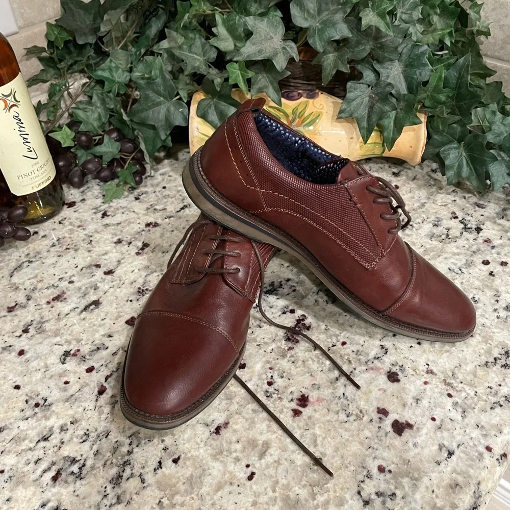 MADDEN Men SZ:8.5 Classic Brown Leather Oxfords Gently worn lace up Comfort Wear